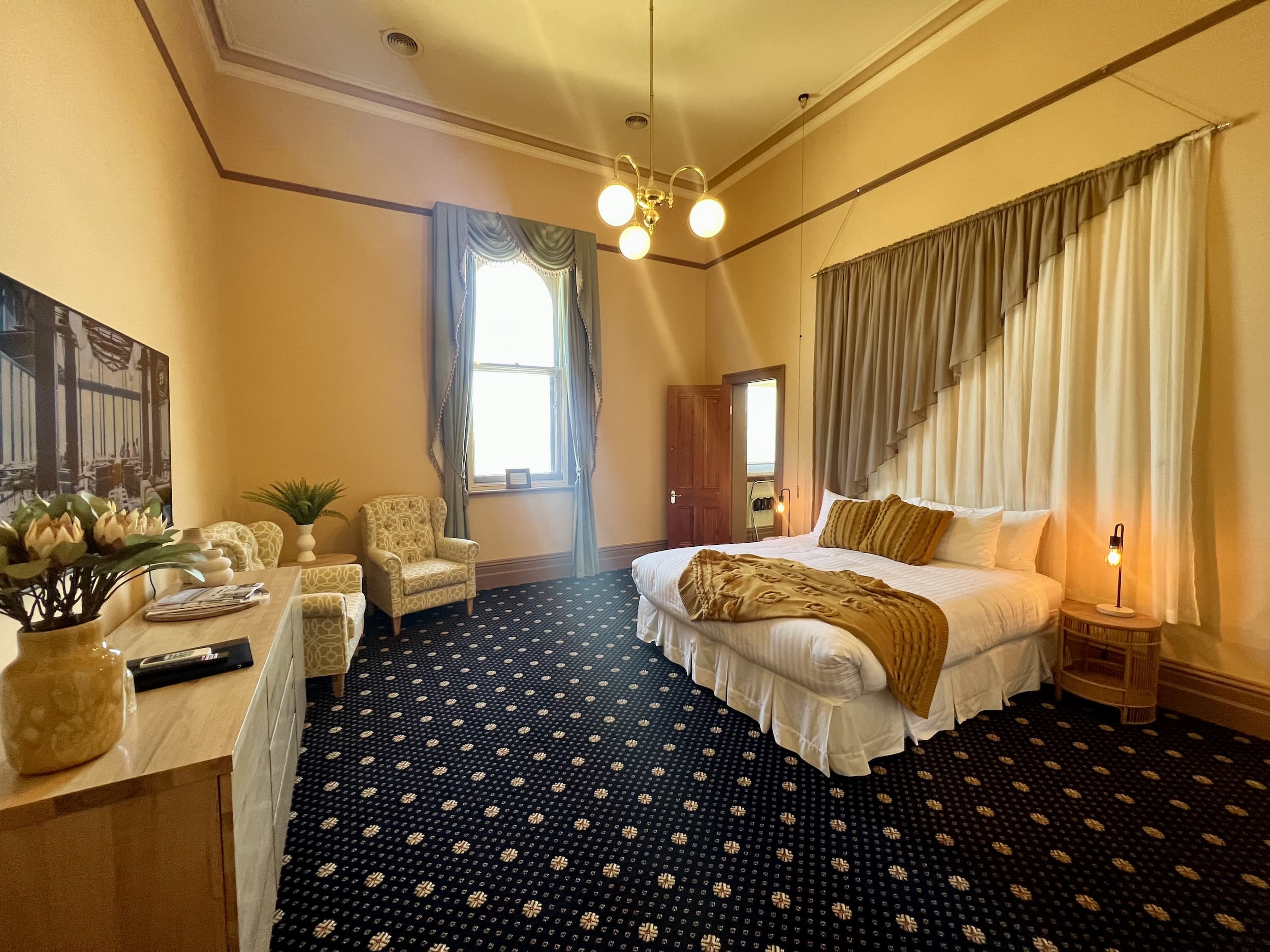 Large Suite in Echuca Clocktower Suites
