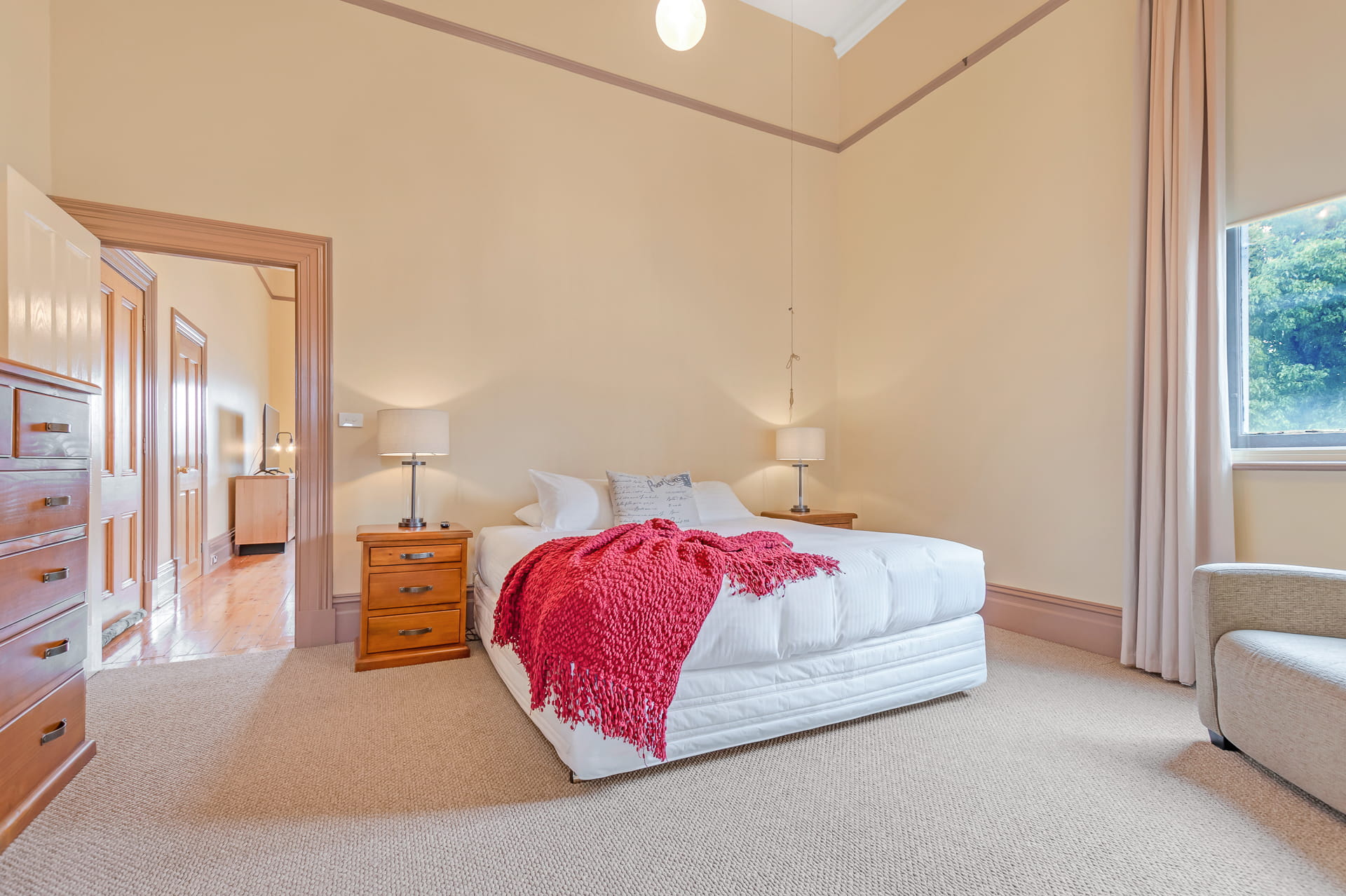 apartment-bedroom