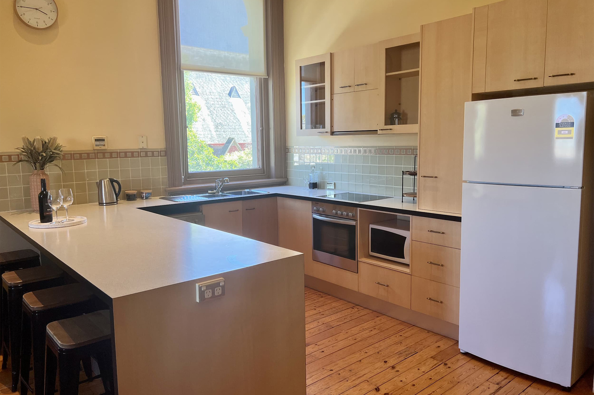 halliday-apartment-echuca-kitchen